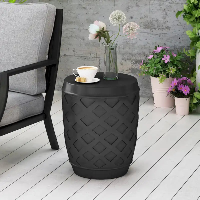 Table d'appoint contemporaine en béton avec motif ajouré, noire